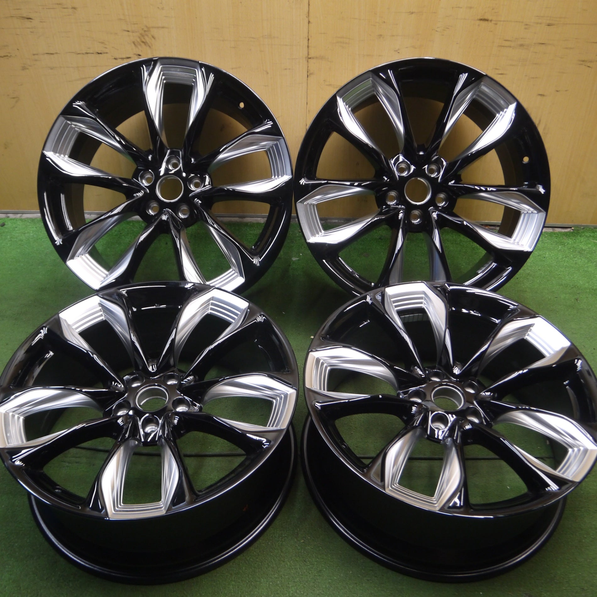 送料無料* 新車外し☆レクサス LC500 Sパッケージ 純正 ホイール 21インチ 21×8.5J 21×9.5J PCD120/5H☆ |  名古屋/岐阜の中古カー用品・工具の買取/販売ならガレージゲット