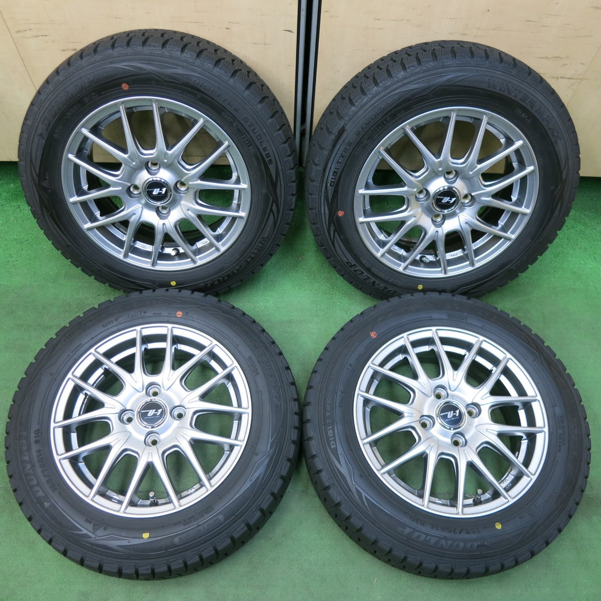 [送料無料] バリ溝！キレイ！9.5分以上★スタッドレス 165/70R14 ダンロップ ウインターマックス WM01 DIOS U-1 P