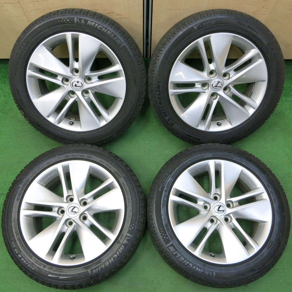 *送料無料* キレイ★レクサス HS250h 純正 215/55R17 スタッドレス ミシュラン X-ICE XI2 17インチ  PCD114.3/5H★4052401イス