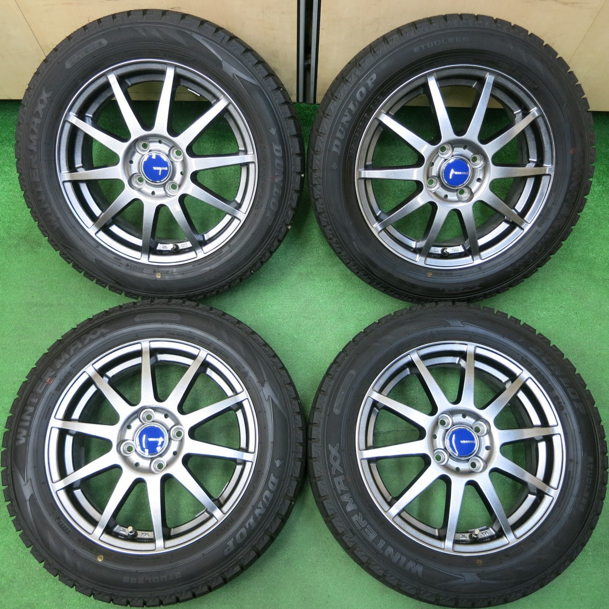 *送料無料* バリ溝！22年！キレイ！ほぼ10分★スタッドレス 185/60R15 ダンロップ ウインターマックス WM02 WINNERS  15インチ PCD100/4H★4031908イス