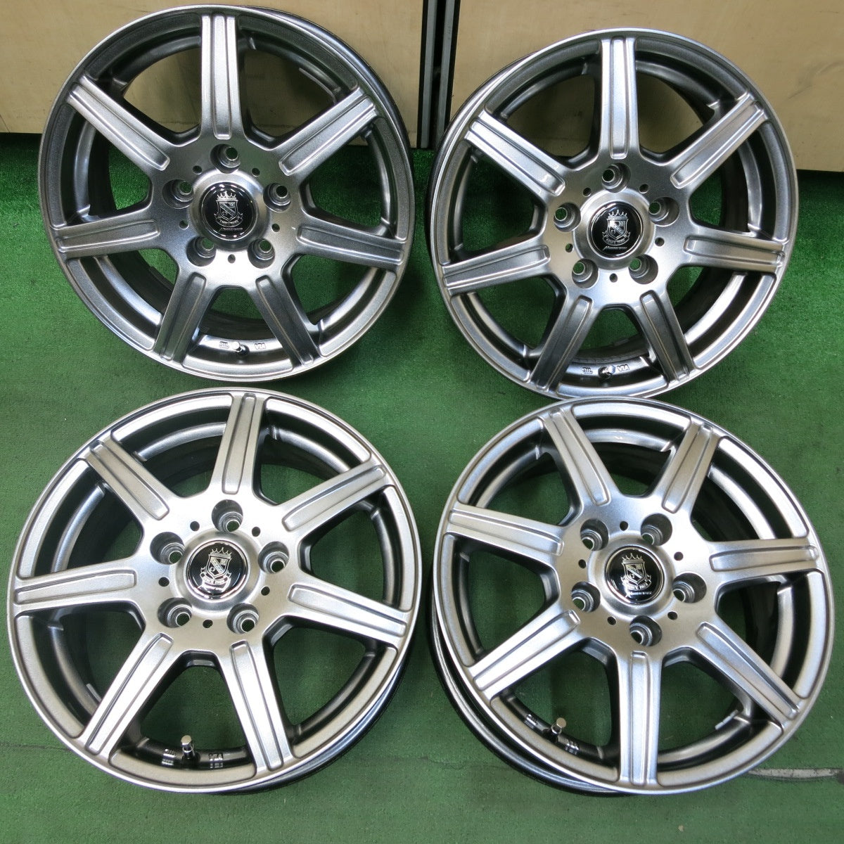 [送料無料] キレイ★MANARAY SPORT マナレイスポーツ 15インチ ホイール 15×6J PCD114.3/5H★4101811