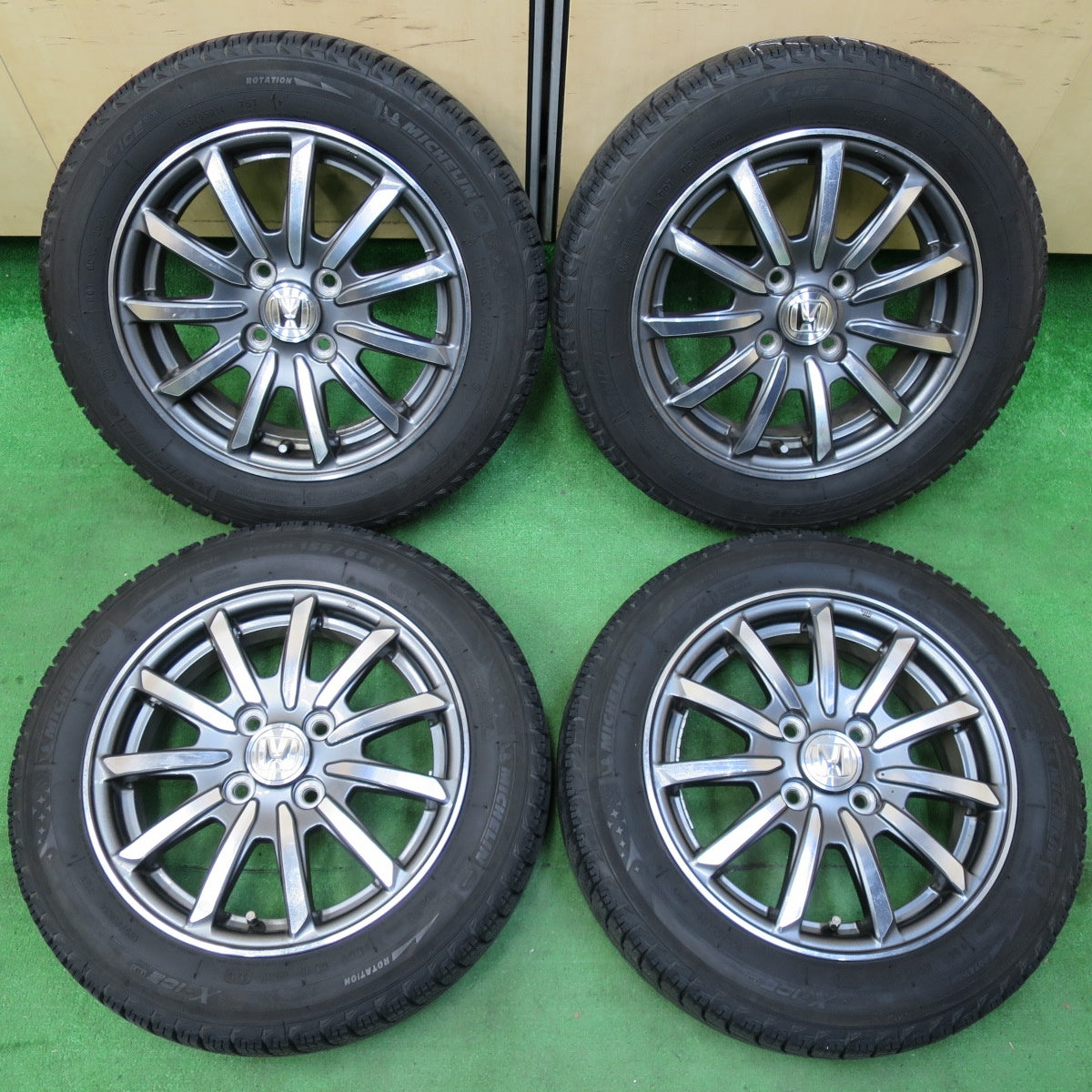 *送料無料* 4本価格★ホンダ N-WGN 純正 155/65R14 スタッドレス ミシュラン X-ICE XI3 Nワゴン  PCD100/4H★4060904イス