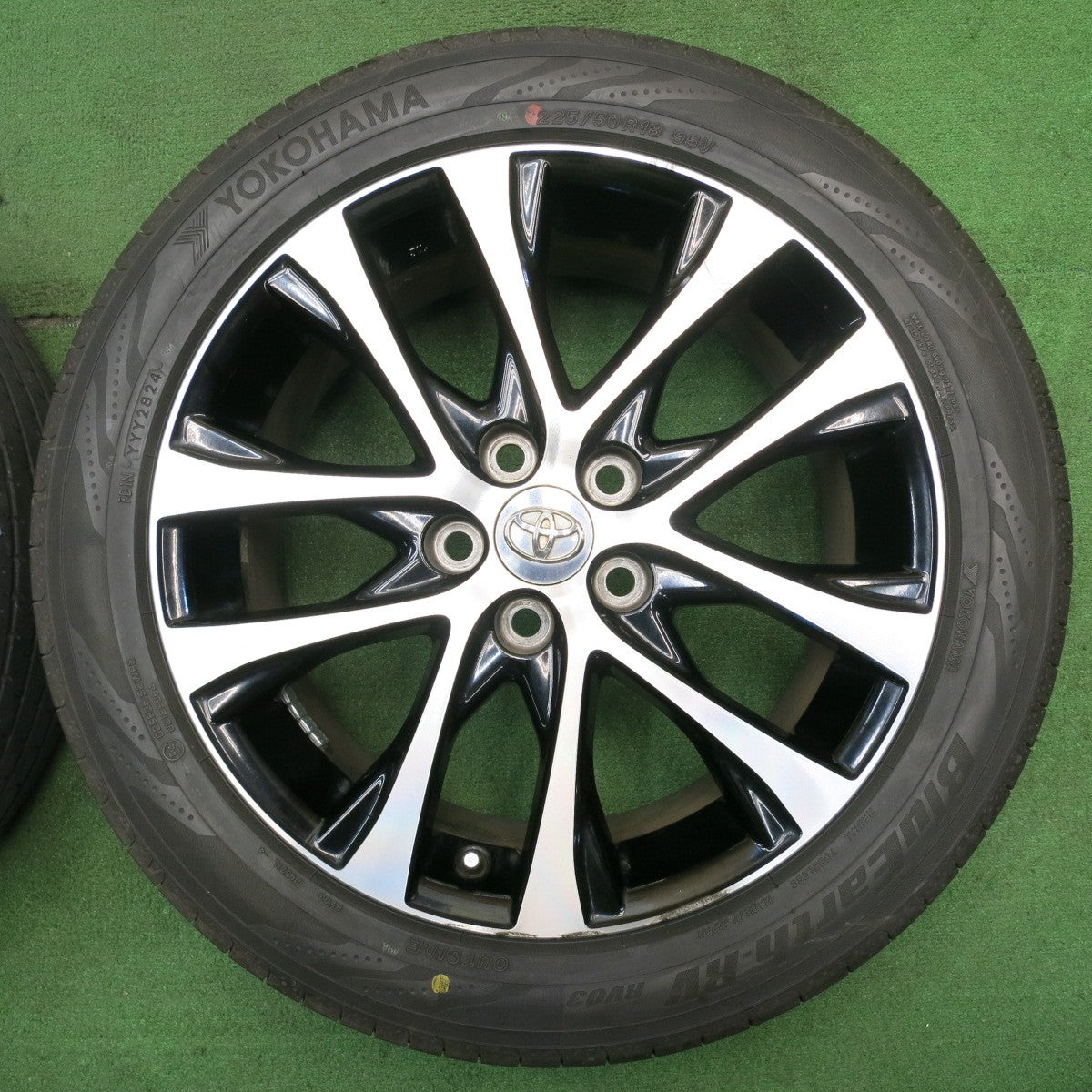 バリ溝!24年!9.5分★トヨタ 50系 エスティマ 純正 225/50R18 ヨコハマ BluEarth-RV RV03 BluEarth-XT AE61 18インチ PCD114.3/5H★5050407NJノ