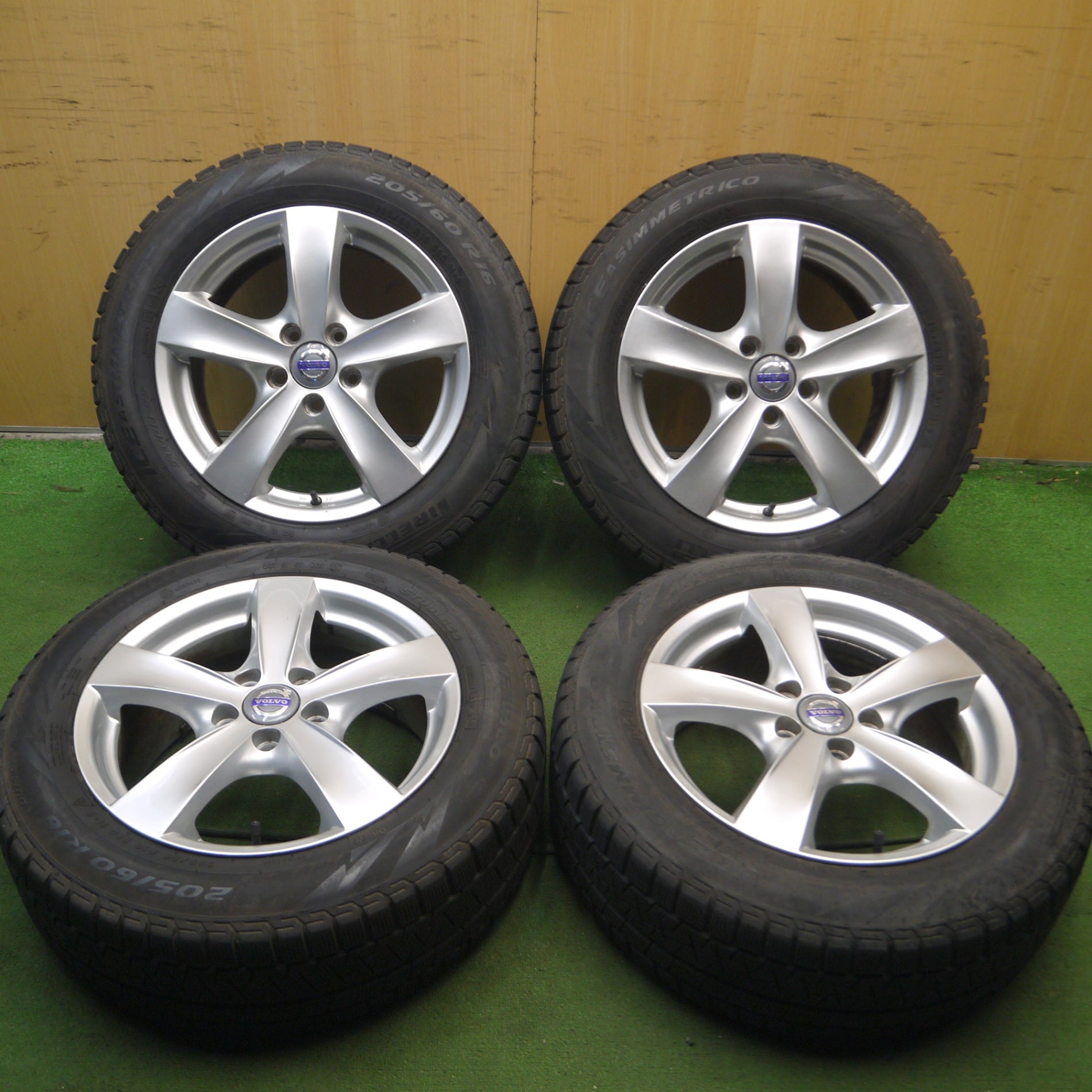 *送料無料* 4本価格★ボルボ 等 AGA TARGA 205/60R16 スタッドレス ピレリ アイスアシンメトリコ 16インチ  PCD108/5H★4071609Hス