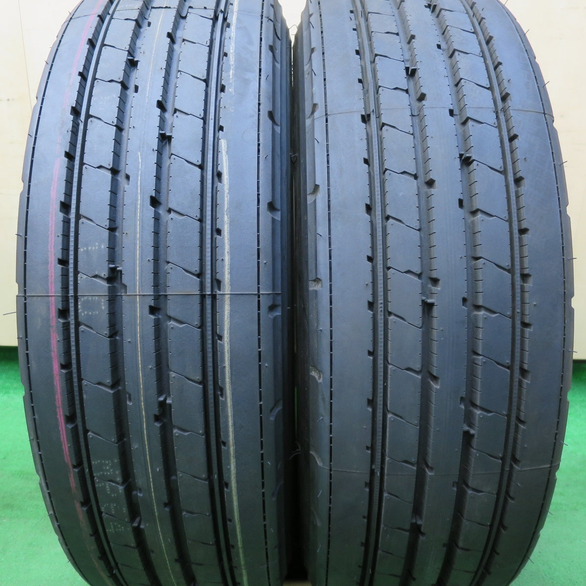 送料無料* 新車外し！24年☆トラック タイヤ 265/70R19.5 140/138J ブリヂストン R173 19.5インチ☆4070 |  名古屋/岐阜の中古カー用品・工具の買取/販売ならガレージゲット