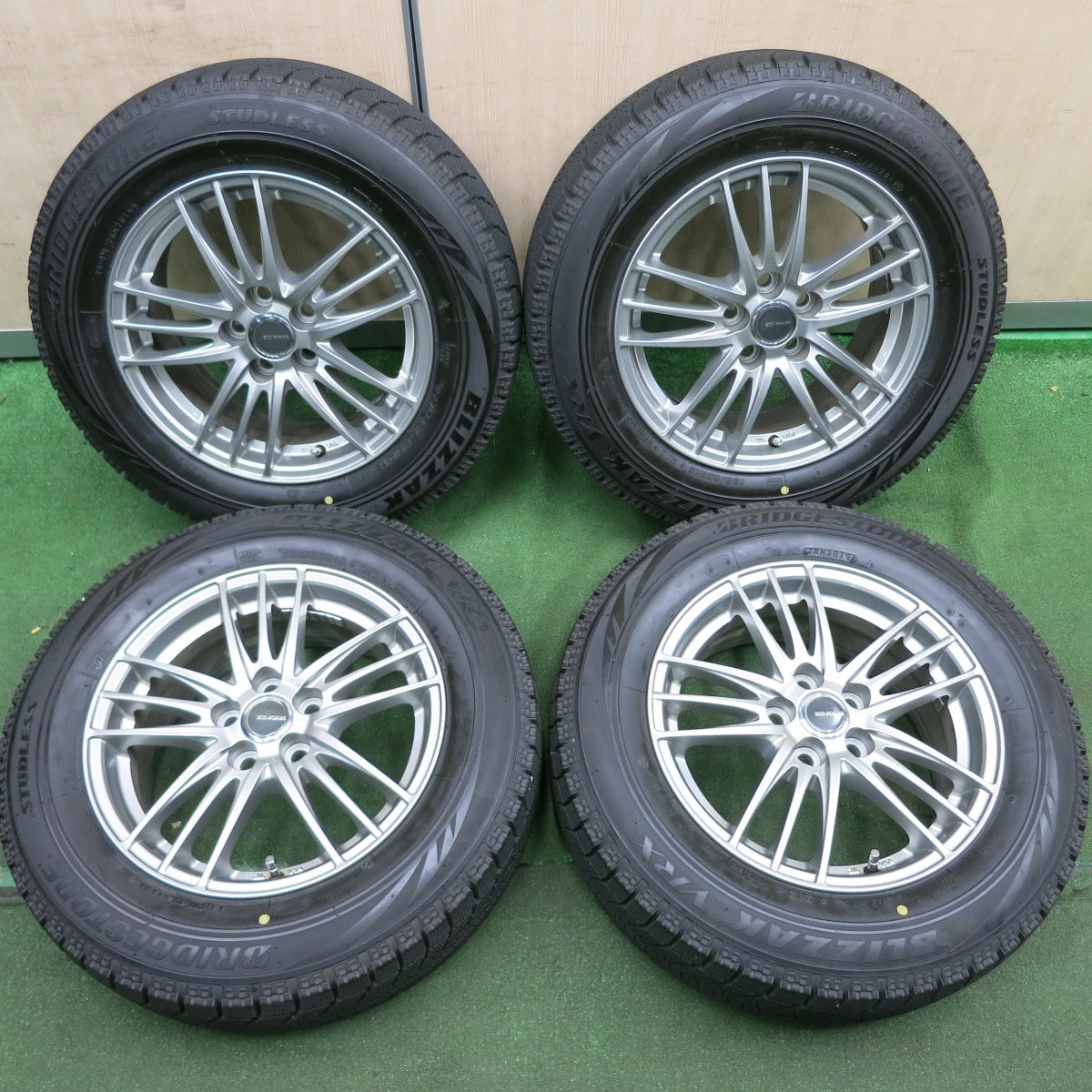 *送料無料* バリ溝！キレイ！9.5分★プリウス等 195/65R15 スタッドレス ブリヂストン ブリザック VRX ECO FORME  エコフォルム PCD100/5H★4062703HAス