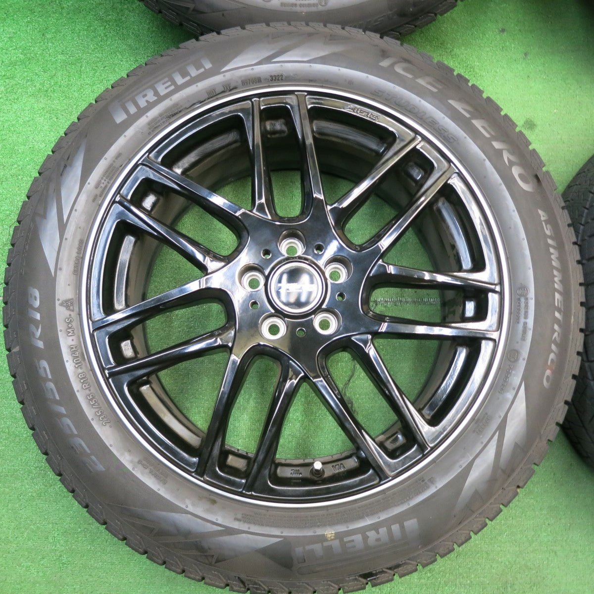 バリ溝!22年!キレイ!9分★ボルボ 等 EURO AFG 235/55R18 スタッドレス ピレリ アイスゼロ アシンメトリコ 18インチ PCD108/5H★5051204AKス