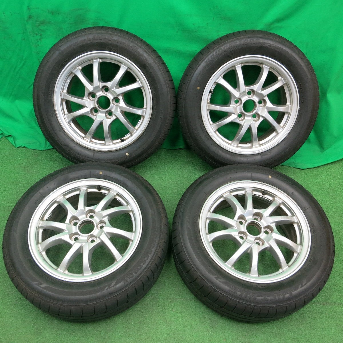 *送料無料* バリ溝！23年！9.5分★トヨタ プリウスα 純正 205/60R16 ブリヂストン LUFT RV2 16インチ  PCD114.3/5H★4051009ナノ