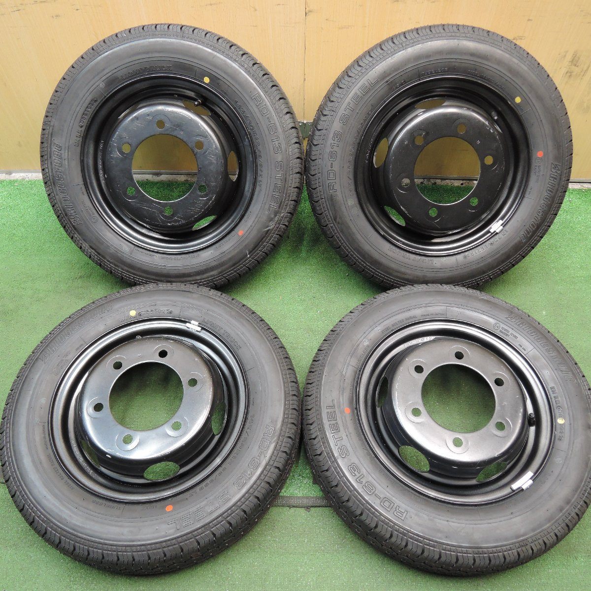 *送料無料* 新車外し！22年★トヨタ ダイナ純正 145/80R13 88/86N ブリヂストン RD-613 STEEL 7 22/4UH18  PCD170/6H★3072808Hノ