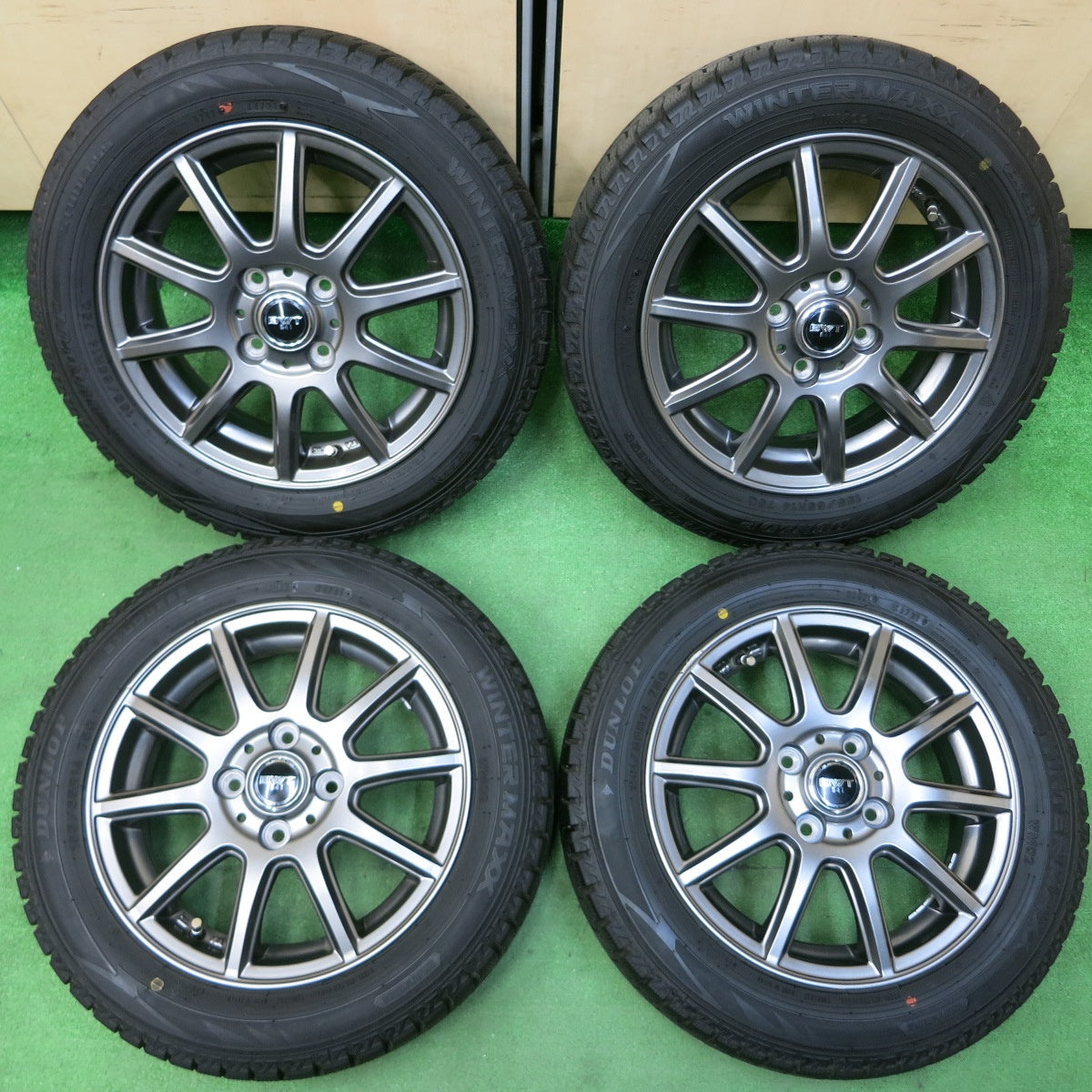 *送料無料* バリ溝！21年！綺麗！9.5分★スタッドレス 155/65R14 ダンロップ ウインターマックス WM02 BWT 541 14インチ  PCD100/4H★4042711イス