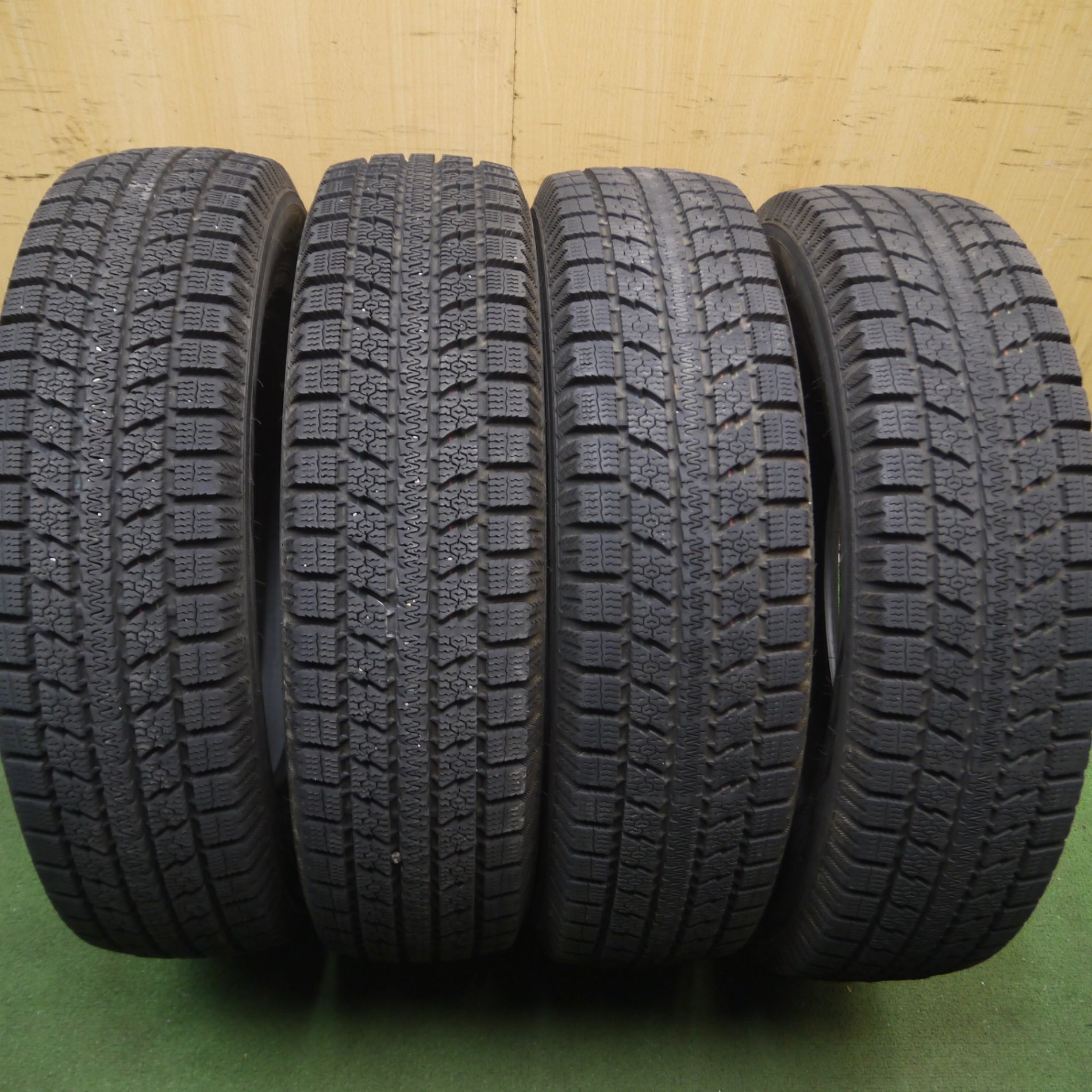 *送料無料* バリ溝！9.5分★スタッドレス 175/80R16 トーヨー オブザーブ GSi-5 タイヤ 16インチ ジムニー  等★4071006Hスタ