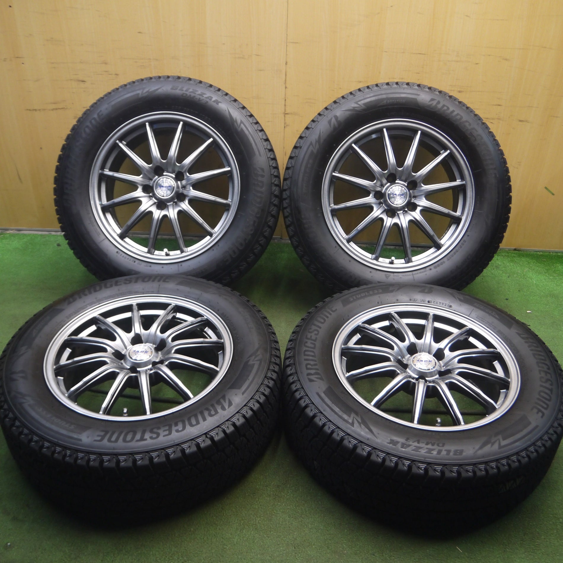 *送料無料* バリ溝！20年！キレイ！9分★スタッドレス 225/65R17 ブリヂストン ブリザック DM-V3 ZACK JP-812 MONZA  17インチ PCD114.3/5H★4032214Hス