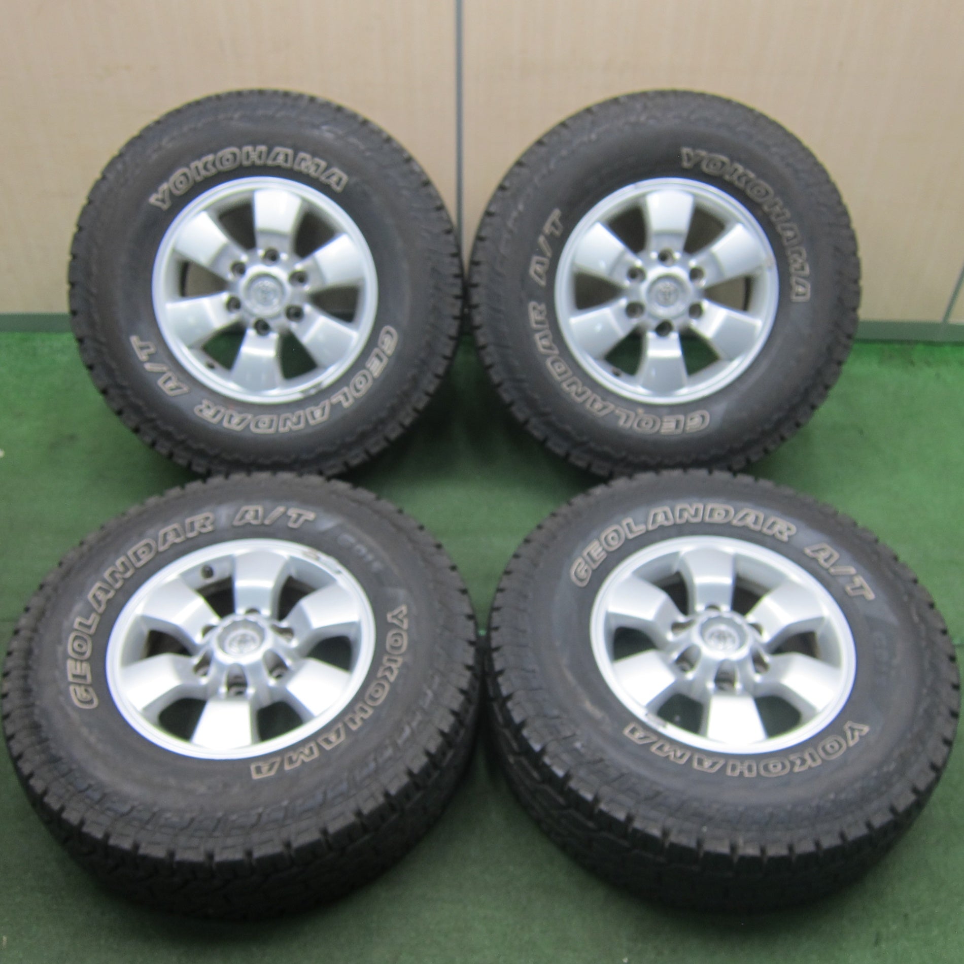 *送料無料* バリ溝！9.5分★トヨタ 215系 ハイラックス サーフ 純正 265/75R16 ヨコハマ ジオランダー A/T G015  ホワイトレター PCD139.7/6H★4041604TNノ