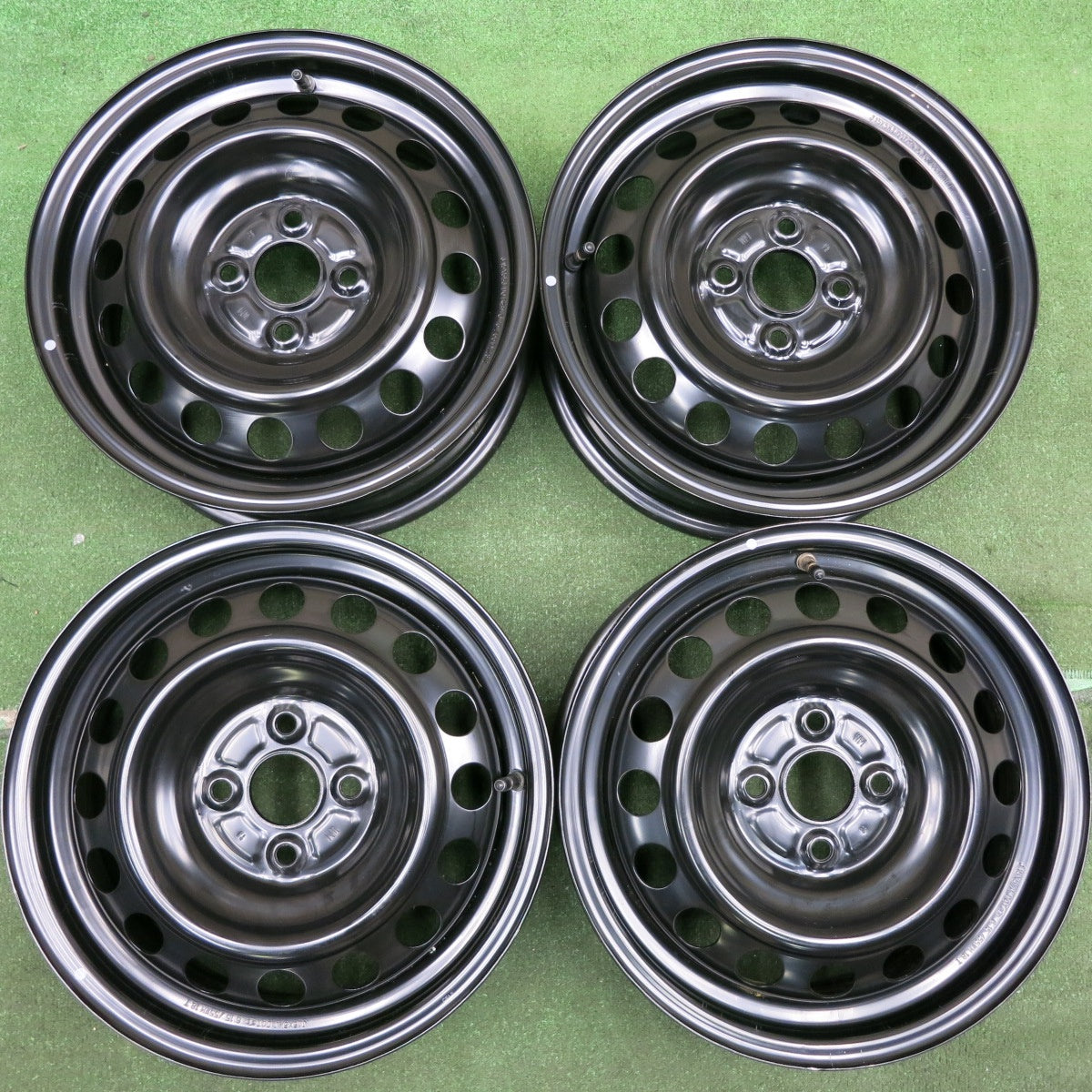 *送料無料* 新車外し★トヨタ アクア 純正 スチール ホイール 15インチ 15×5.5J PCD100/4H★4060405HAホ