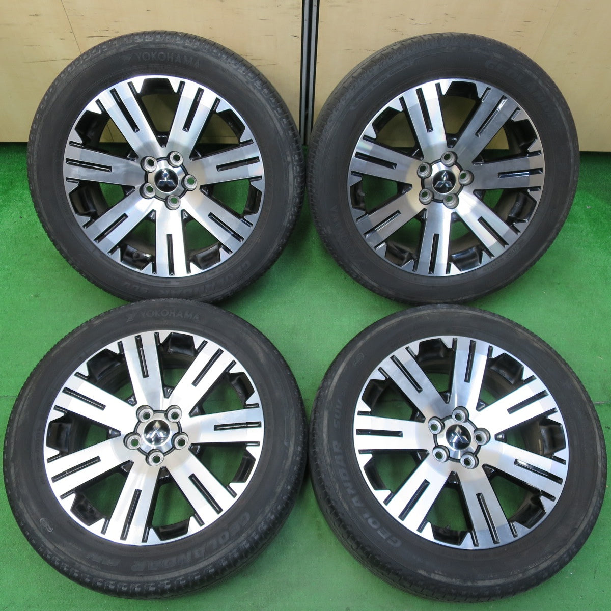 *送料無料* キレイ★三菱 デリカ D:5 純正 225/55R18 ヨコハマ ジオランダー SUV G055 18インチ PCD114.3/5H  D5★4061403イノ