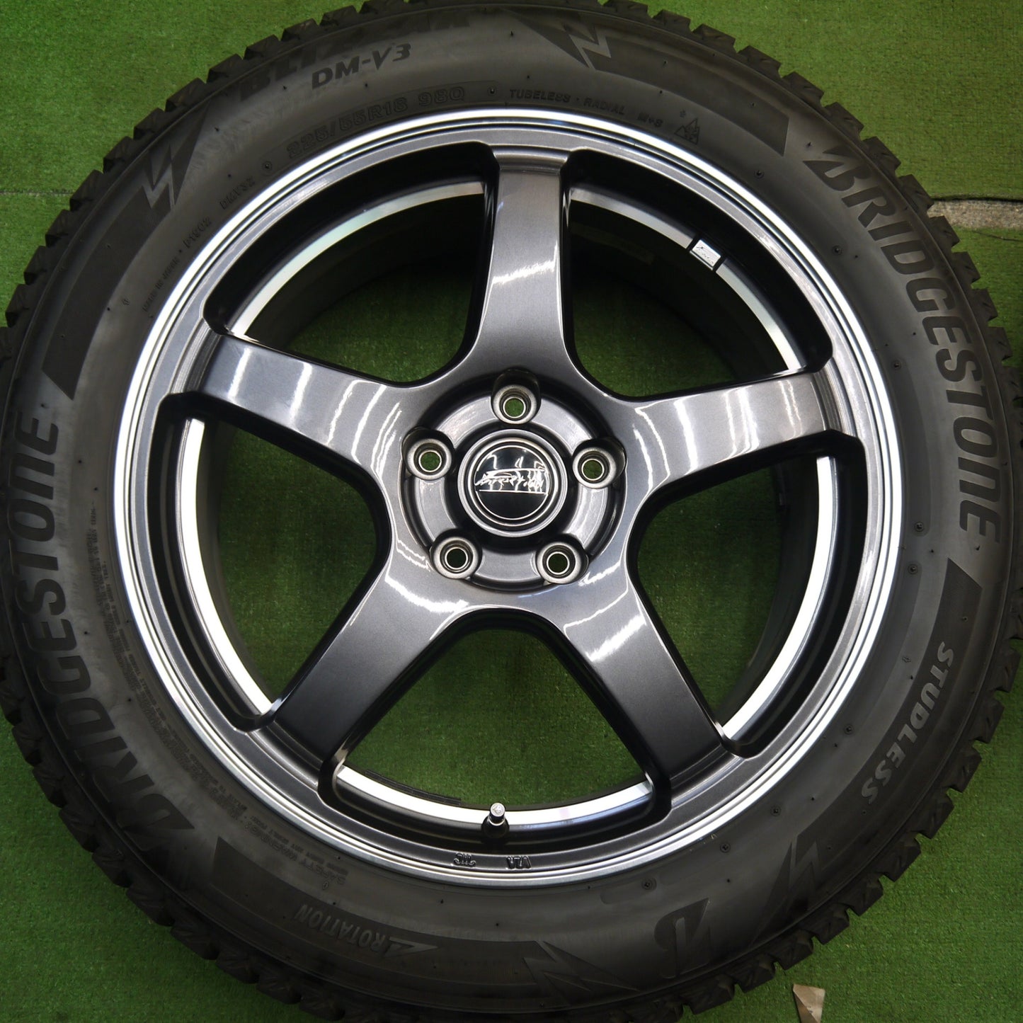 バリ溝!23年!キレイ!9.5分★スタッドレス 225/55R18 ブリヂストン ブリザック DM-V3 F Direction WS5 Fディレクション 18インチ PCD114.3/5H★5051307Hス