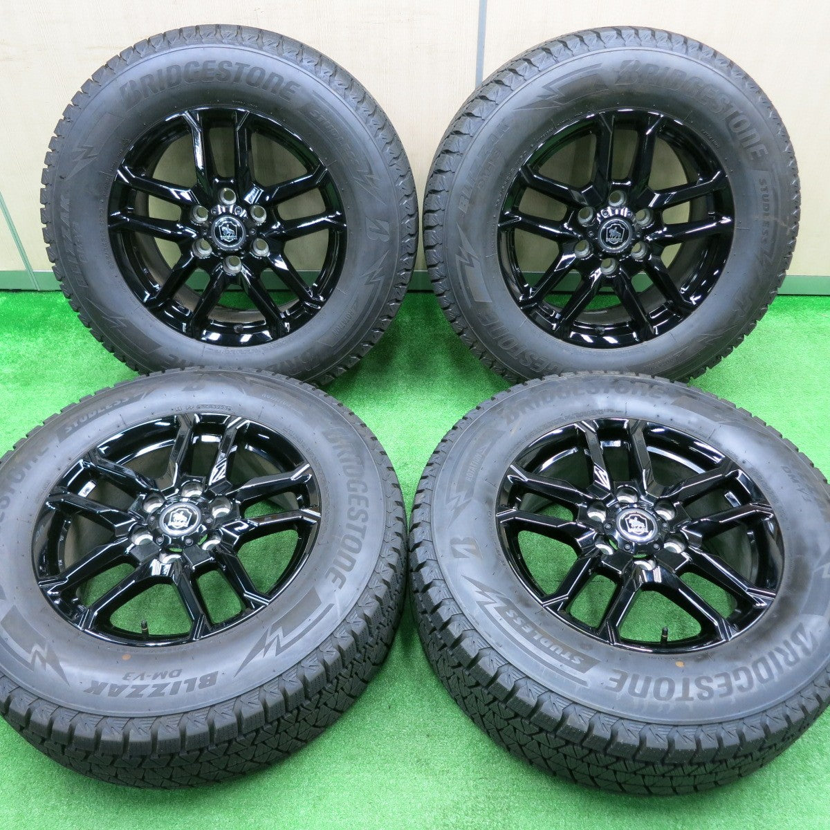 送料無料] バリ溝！23年！キレイ！9.5分☆ランクル等 BAREROCK KOSEI 265/65R18 スタッドレス ブリヂストン ブ |  名古屋/岐阜の中古カー用品・工具の買取/販売ならガレージゲット