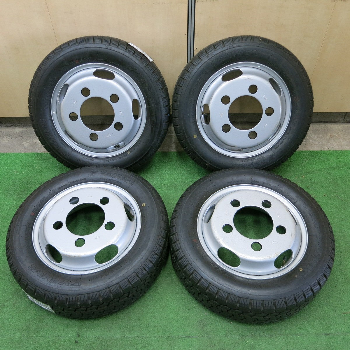 *送料無料* 未使用！22年★トラック タイヤ 185/65R15 101/99L ヨコハマ TY285 TOPY スチール 15インチ  PCD203.2/5H★4061703ナノ