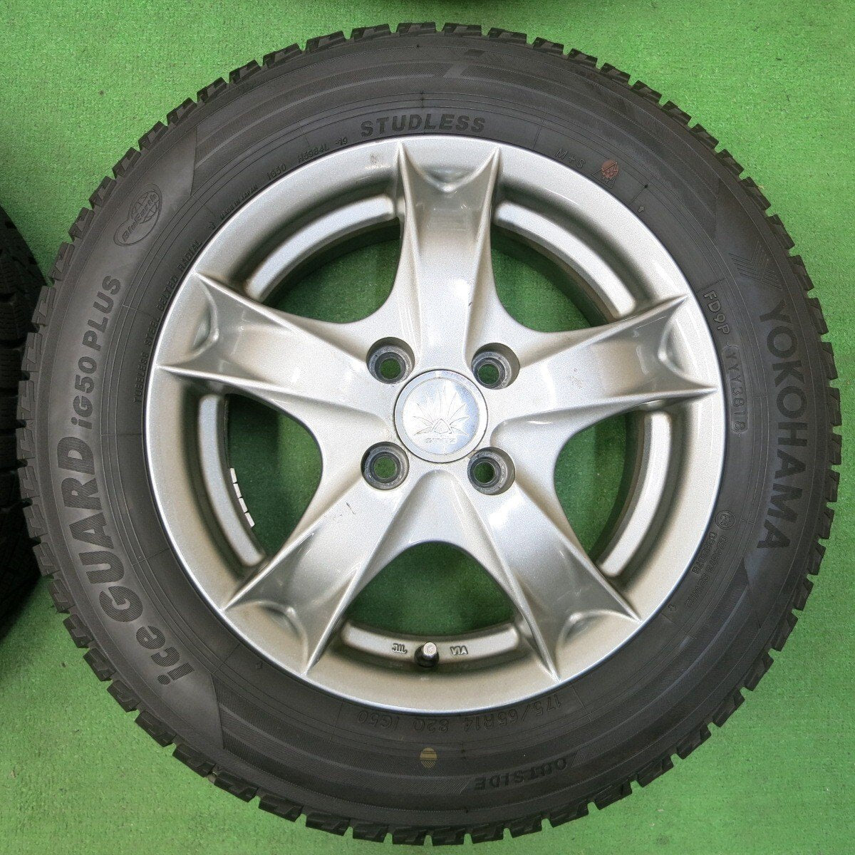 バリ溝!ほぼ10分★スタッドレス 175/65R14 ヨコハマ アイスガード iG50 プラス STYTZ 14インチ PCD100/4H★4052405イス