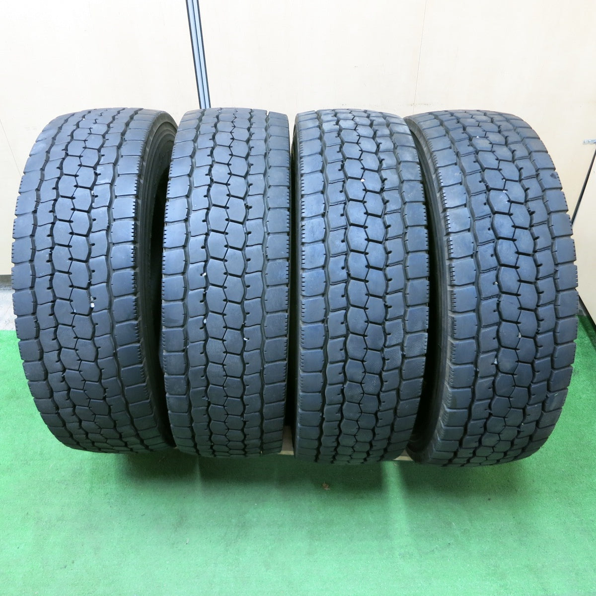 *送料無料* バリ溝！21年！9分★トラック タイヤ 265/70R19.5 140/138J ブリヂストン M888 ミックス オールシーズン  19.5インチ★4060702ナスタ