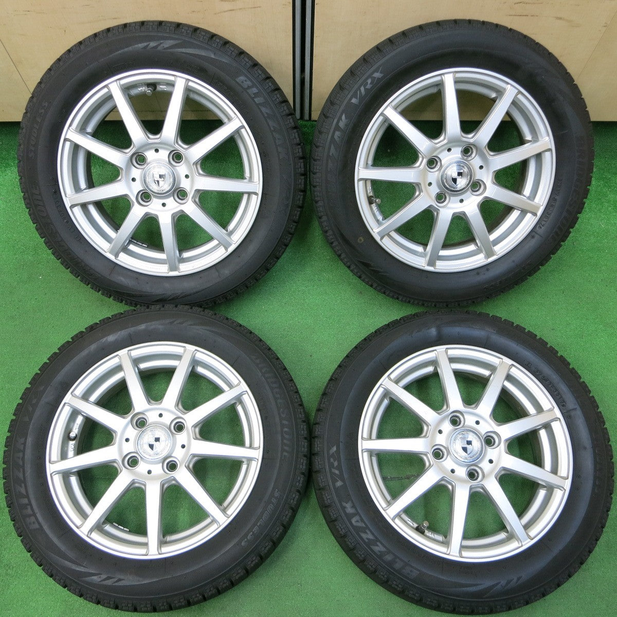 *送料無料* バリ溝！8.5分★スタッドレス 155/65R14 ブリヂストン ブリザック VRX GMach 14インチ  PCD100/4H★4053109イス