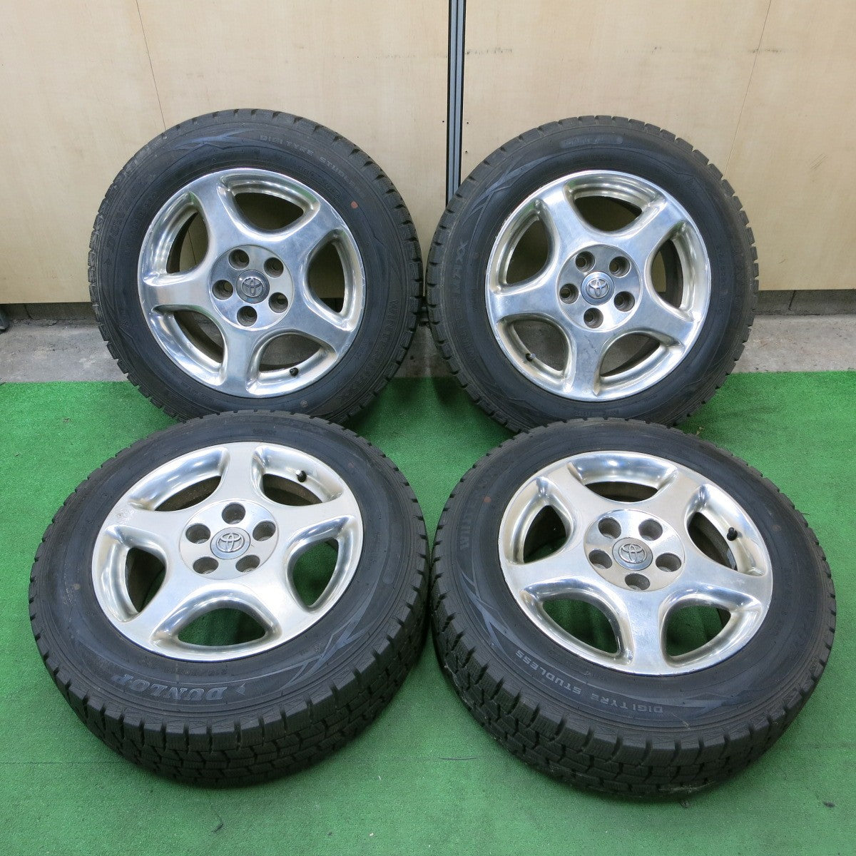 *送料無料* バリ溝！9.5分★トヨタ アリスト 純正 215/60R16 スタッドレス ダンロップ ウインターマックス WM01 16インチ  PCD114.3/5H★4060802ナス