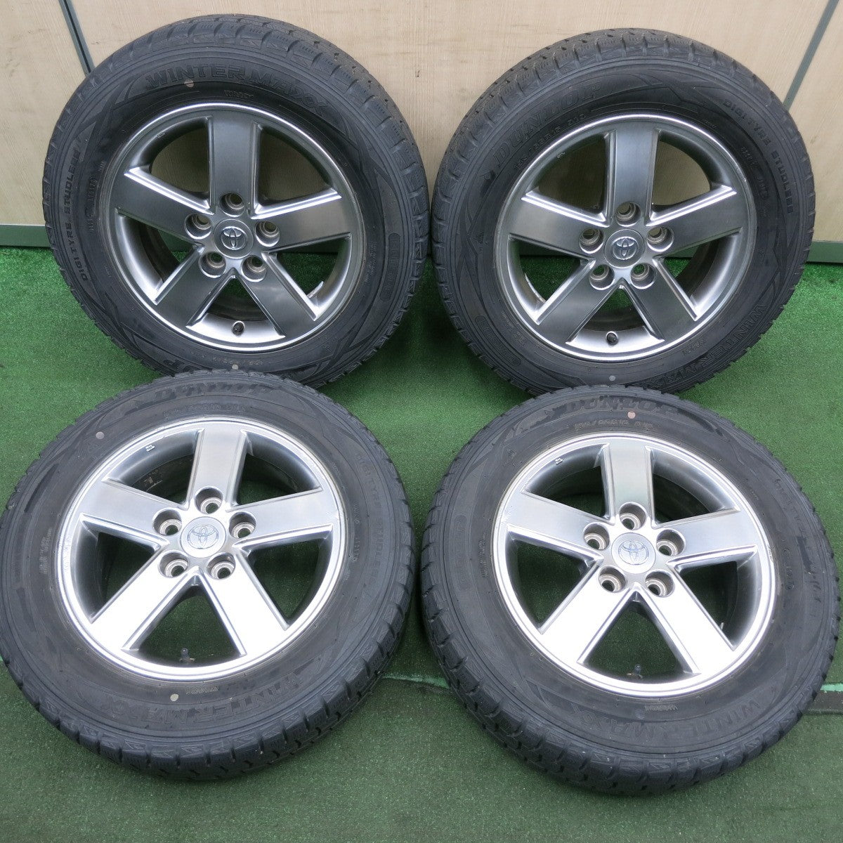 *送料無料* 4本価格★トヨタ 60系 ヴォクシー ノア 純正 195/65R15 スタッドレス ダンロップ ウインターマックス WM01  PCD114.3/5H★4050605HAス