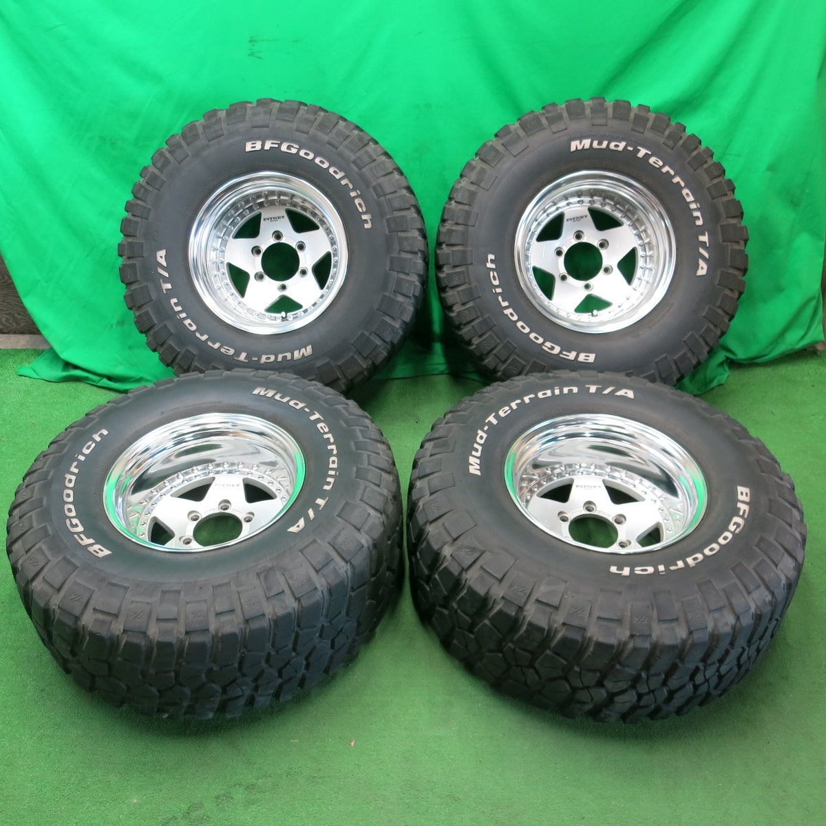 *送料無料* バリ溝！キレイ！9分★WORK PITNEY Deerfield 33×12.50R15 BFグッドリッチ Mud-Terrain  T/A KM2 ホワイトレター ワーク PCD139.7/6H★4051701ナノ