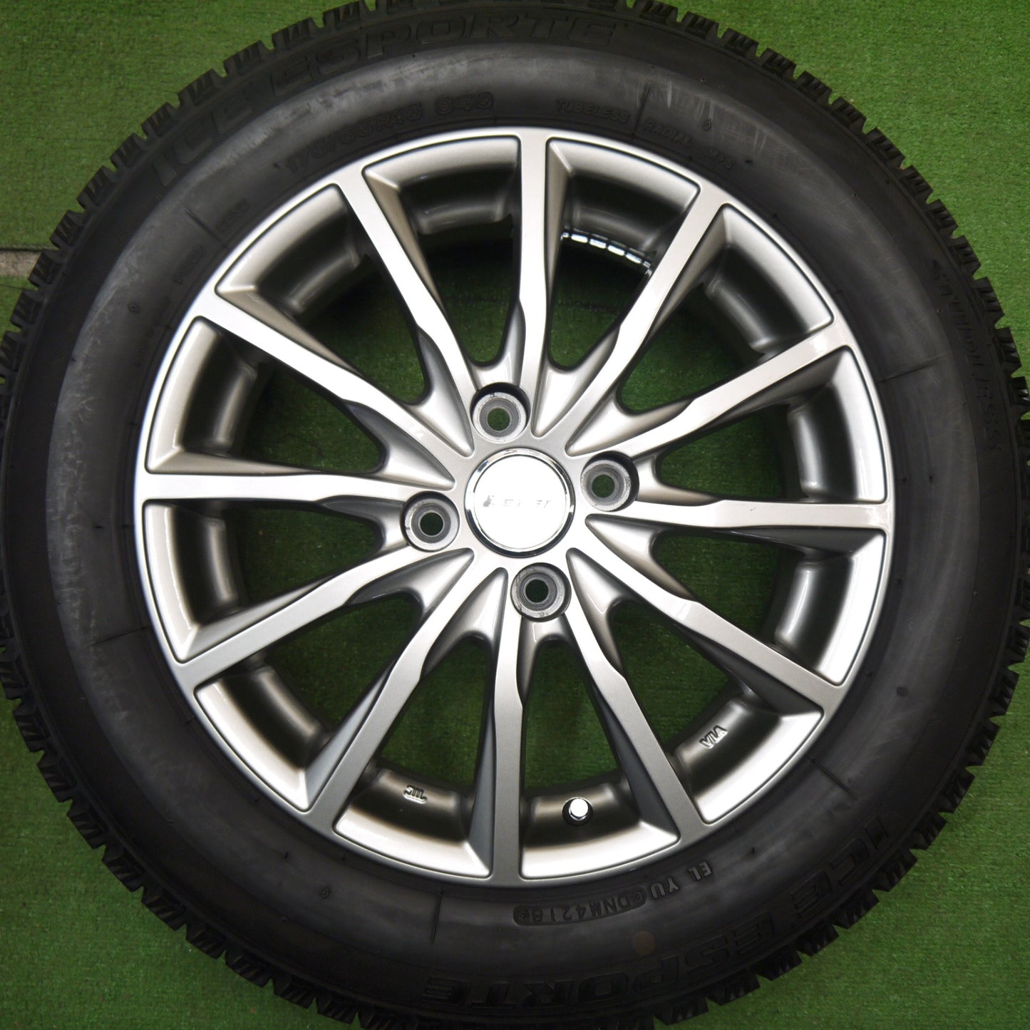 バリ溝!キレイ!ほぼ10分★スタッドレス 175/65R15 アイスエスポルテ LEBEN レーベン 15インチ PCD100/4H★5041106Hス