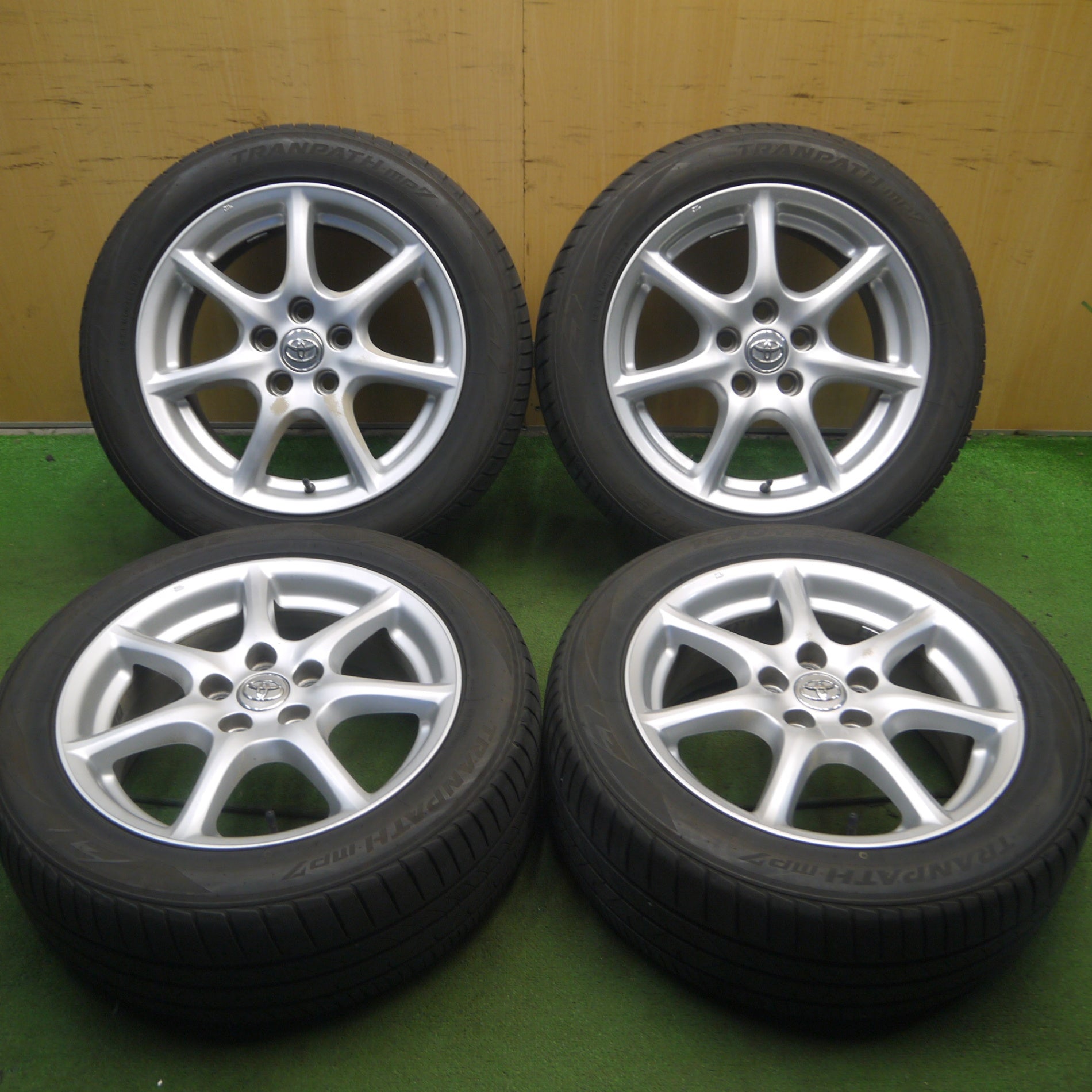 *送料無料* バリ溝！22年！9分★トヨタ 50系 エスティマ アエラス 純正 215/55R17 トーヨー トランパス MPZ 17インチ  PCD114.3/5H★4031506Hノ