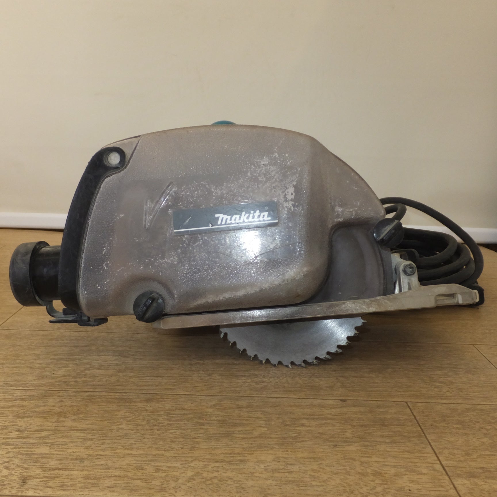 送料無料] ☆マキタ makita 5型防じんマルノコ 5045KB 120