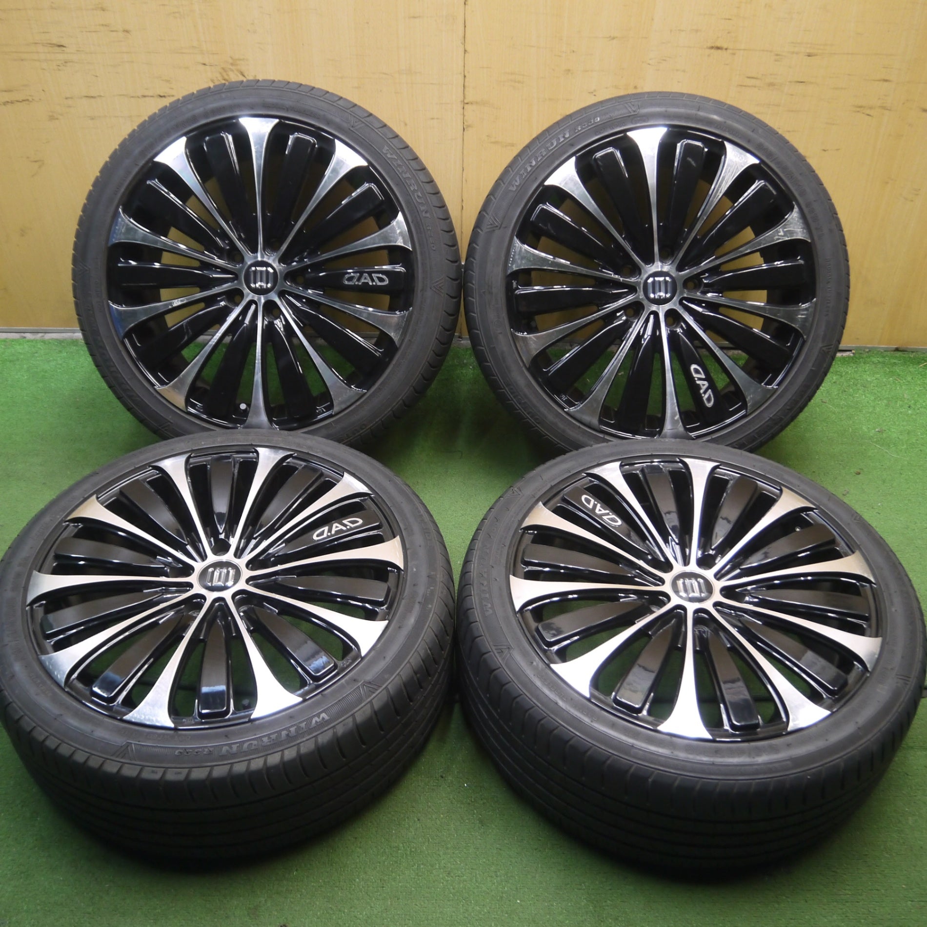 *送料無料* 4本価格★D.A.D GARSON VELUGA 215/45R18 ウィンラン R330 DAD ギャルソン ヴェルーガ  PCD114.3/5H★4042402Hノ