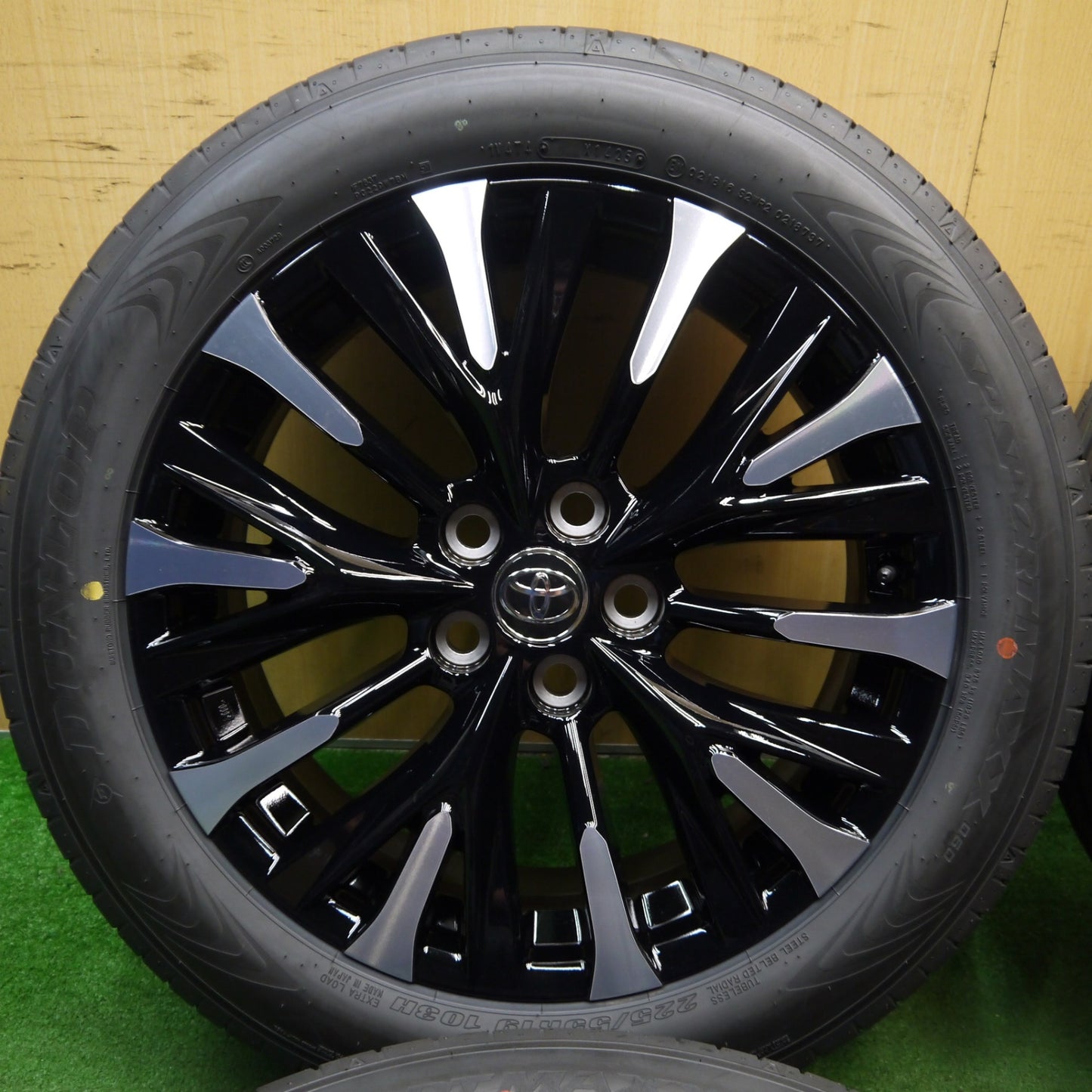 新車外し!25年★トヨタ 40系 ヴェルファイア アルファード エグゼクティブラウンジ 純正 225/55R19 ダンロップ SPスポーツマックス 060 19インチ PCD120/5H★5060402KKノ
