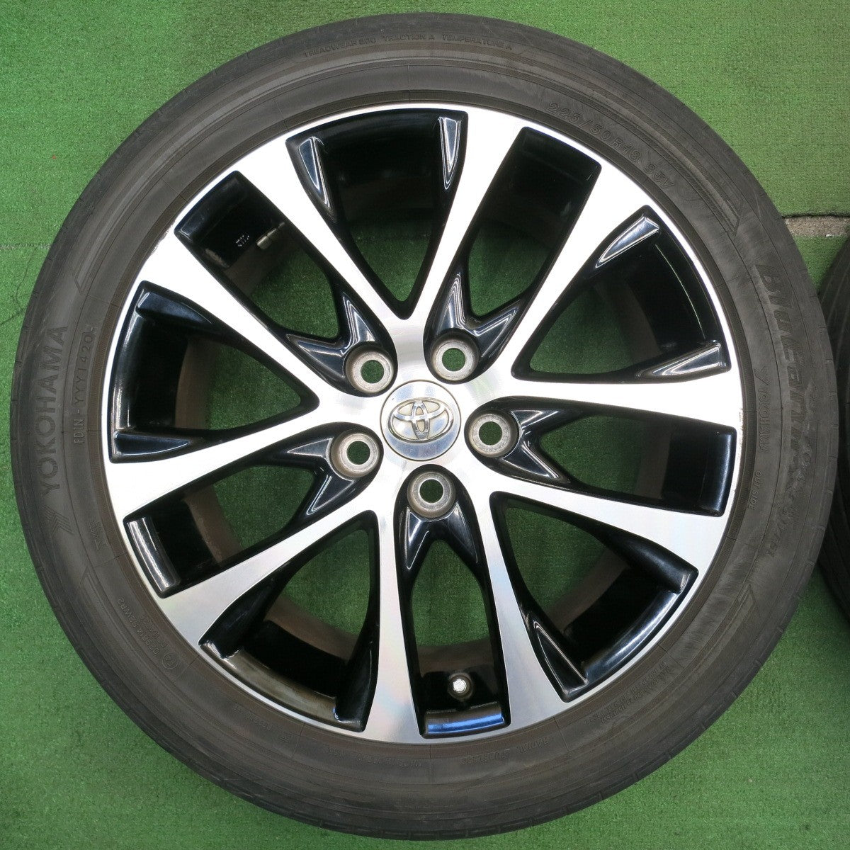 バリ溝!24年!9.5分★トヨタ 50系 エスティマ 純正 225/50R18 ヨコハマ BluEarth-RV RV03 BluEarth-XT AE61 18インチ PCD114.3/5H★5050407NJノ