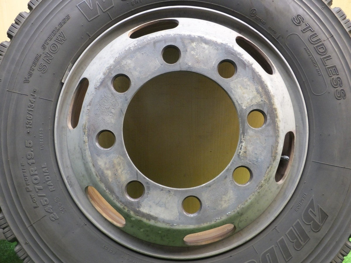 バリ溝!9分★トラック タイヤ 245/70R19.5 136/134J スタッドレス ブリヂストン W910 鉄 ホイール 147-12ESP★1121705ヤス