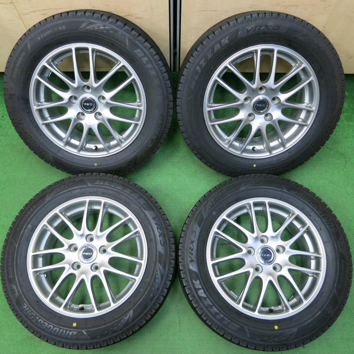 *送料無料* バリ溝！21年！綺麗！ほぼ10分★スタッドレス 205/60R16 ブリヂストン ブリザック VRX3 FEID 16インチ  PCD114.3/5H★4043002イス