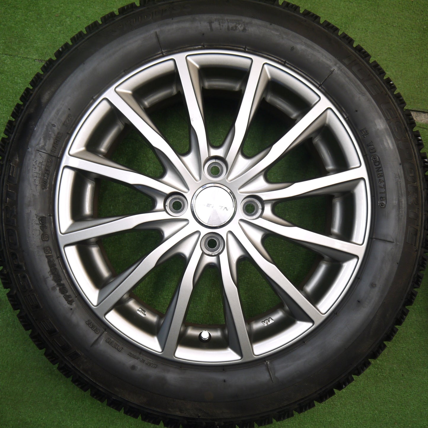 バリ溝!キレイ!ほぼ10分★スタッドレス 175/65R15 アイスエスポルテ LEBEN レーベン 15インチ PCD100/4H★5041106Hス