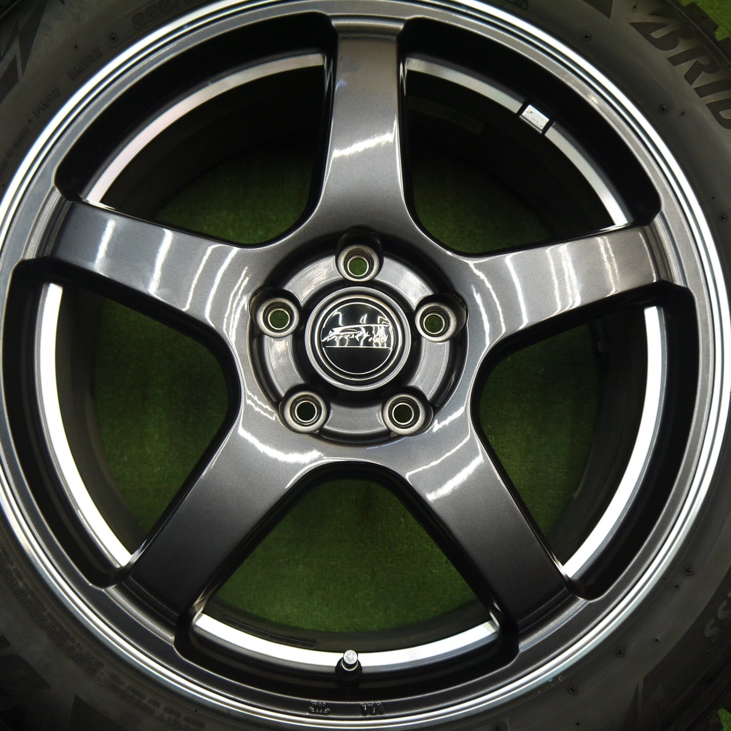 バリ溝!23年!キレイ!9.5分★スタッドレス 225/55R18 ブリヂストン ブリザック DM-V3 F Direction WS5 Fディレクション 18インチ PCD114.3/5H★5051307Hス