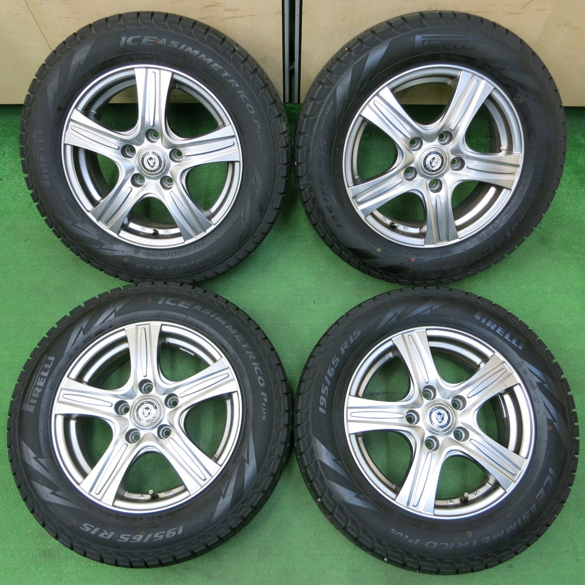 送料無料* バリ溝！キレイ！9.5分以上☆スタッドレス 195/65R15 ピレリ アイスアシンメトリコ プラス VELVA ヴェルヴァ |  名古屋/岐阜の中古カー用品・工具の買取/販売ならガレージゲット