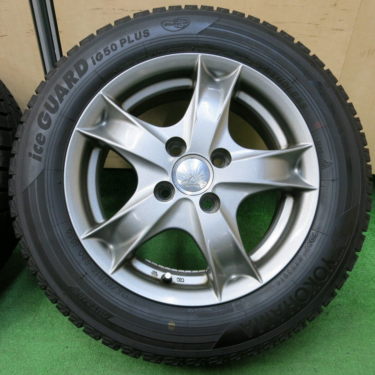 バリ溝!ほぼ10分★スタッドレス 175/65R14 ヨコハマ アイスガード iG50 プラス STYTZ 14インチ PCD100/4H★4052405イス