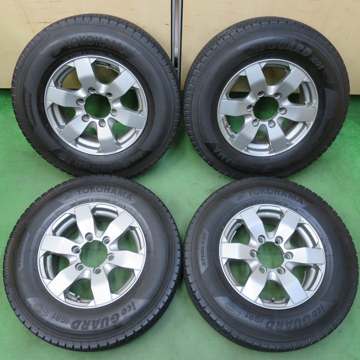 バリ溝!キレイ!9.5分以上★ハイエース 195/80R15 107/105L スタッドレス ヨコハマ アイスガード iG91 TOPY BAZALT-X 15インチ PCD139.7/6H★5040908イス