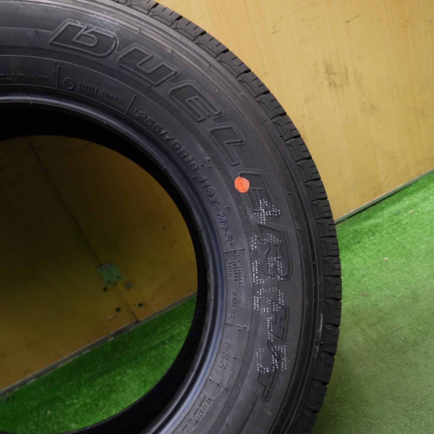 新車外し!25年!1本★255/70R18 ブリヂストン デューラー H/T 685 DUELER タイヤ 18インチ ジープ ラングラー 等★5060303Hノタ