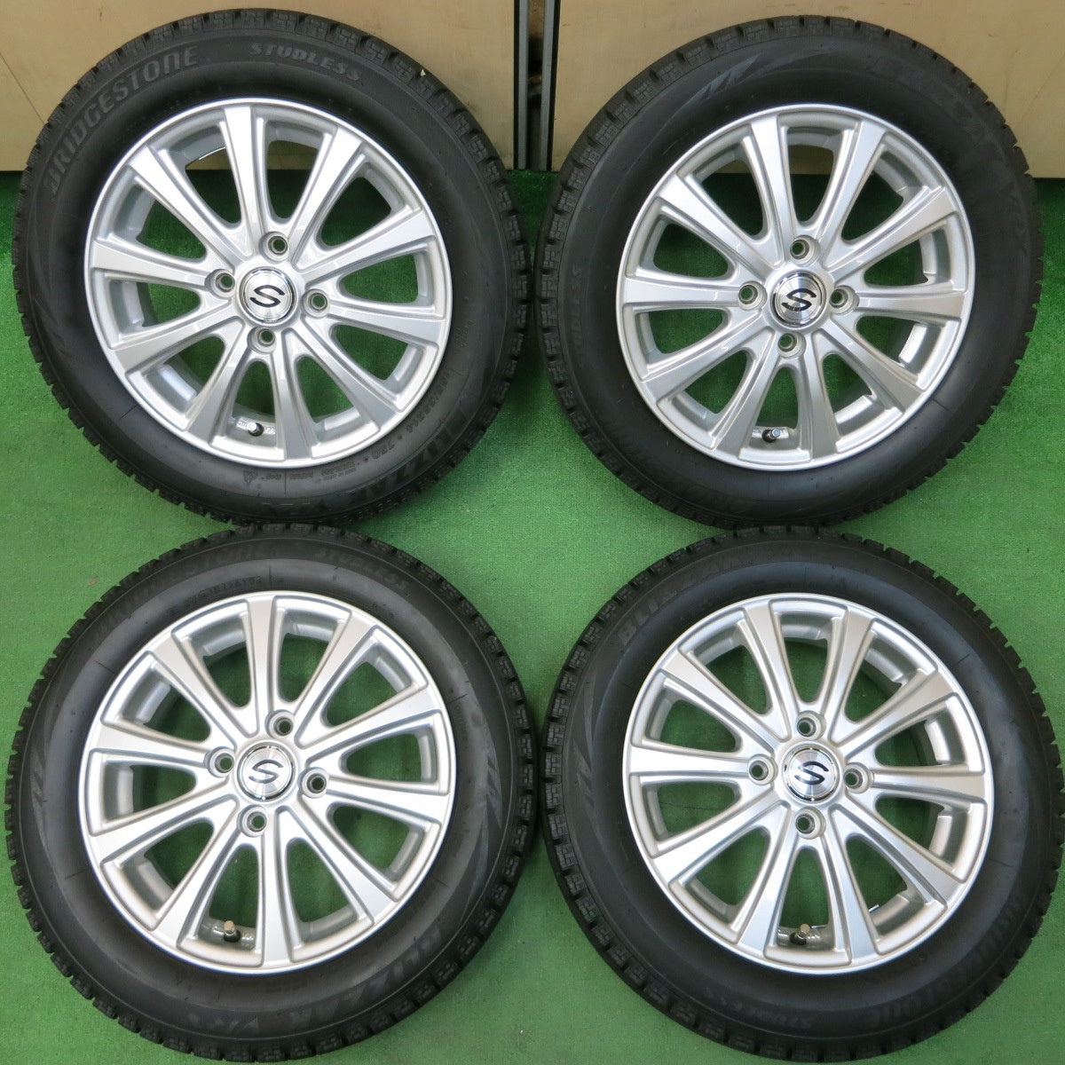 中古ブリヂストンVRX 155/65r14 - 車・バイク・自転車