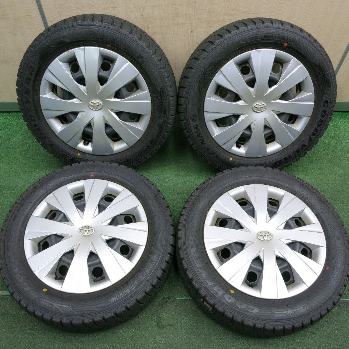 *送料無料* バリ溝！20年！9分★トヨタ 160系 カローラ フィールダー 純正 スチール 175/65R15 スタッドレス グッドイヤー  アイスナビ6 PCD100/4H★4042013HAス