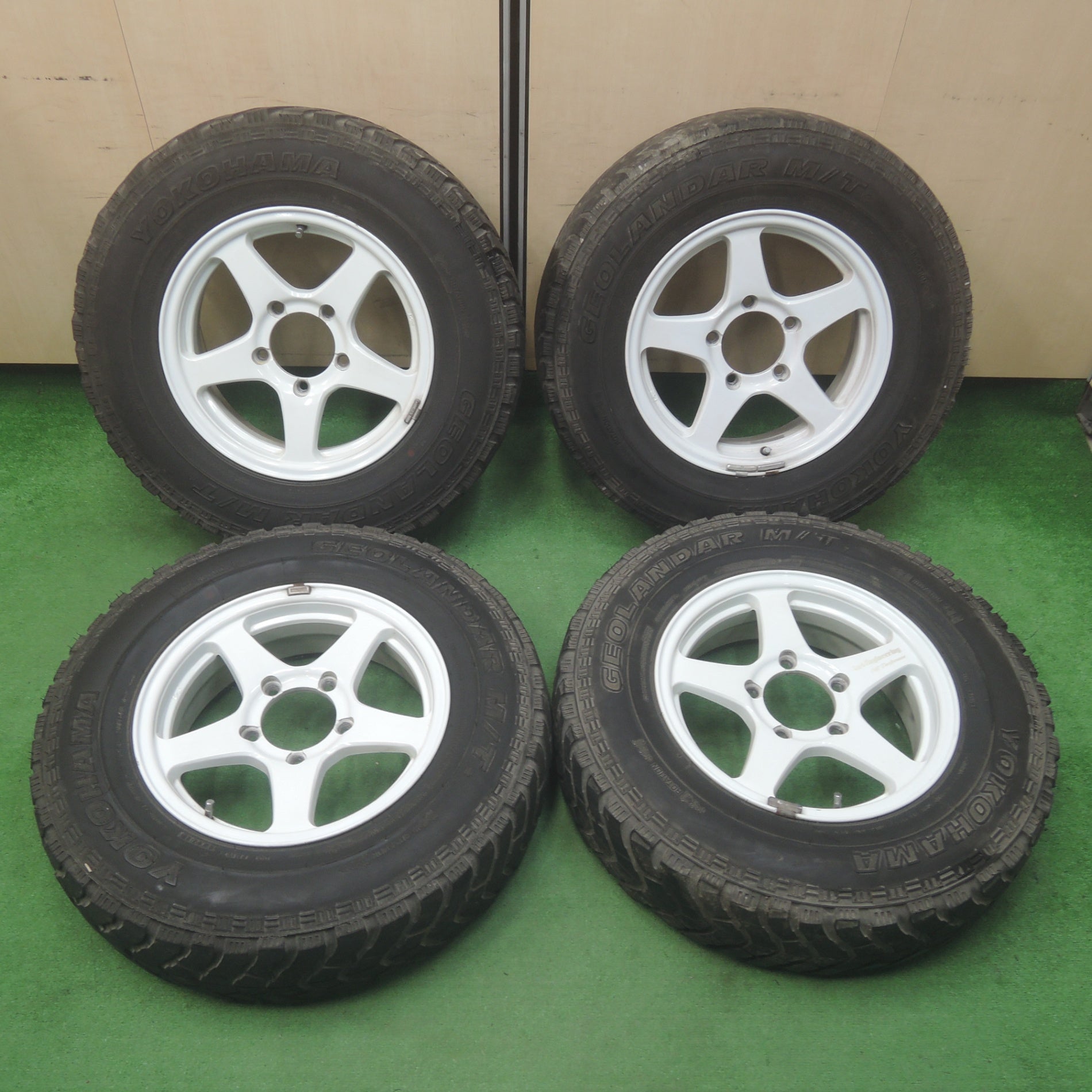 *送料無料* キレイ★ジムニー等 4x4 Engineering 6.50R16 97/93Q ヨコハマ ジオランダー M/T+ 16インチ  PCD139.7/5H★4033001SYノ