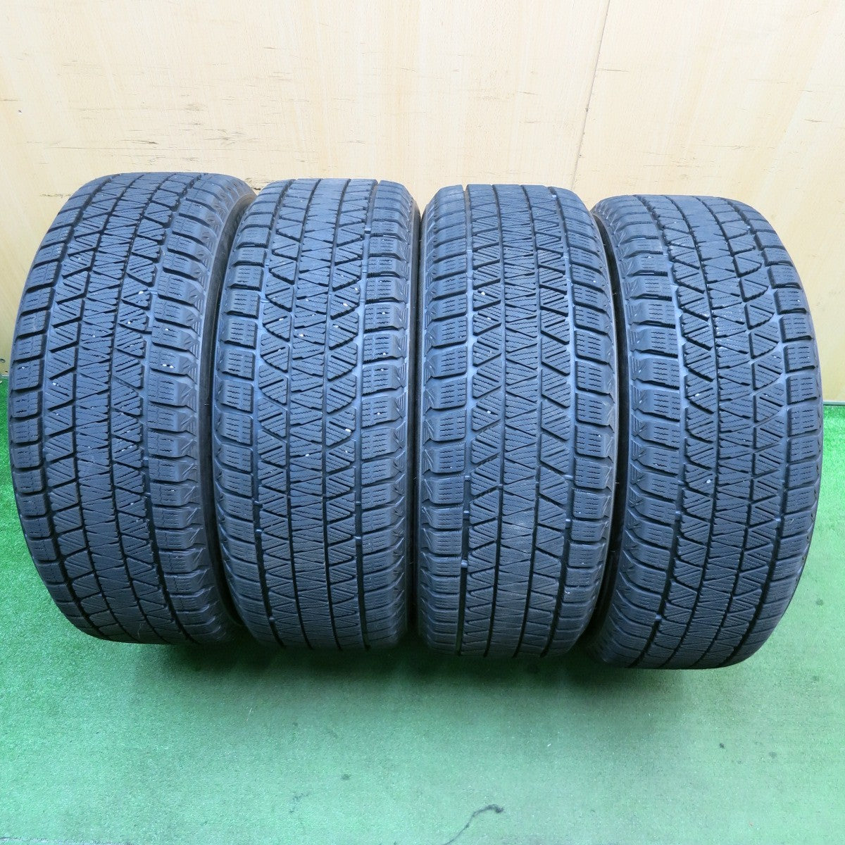 バリ溝!23年!キレイ!9.5分以上★ベンツ GLBクラス X247 純正 235/55R18 スタッドレス ブリヂストン ブリザック DM-V3 18インチ PCD112/5H★5050901NJス