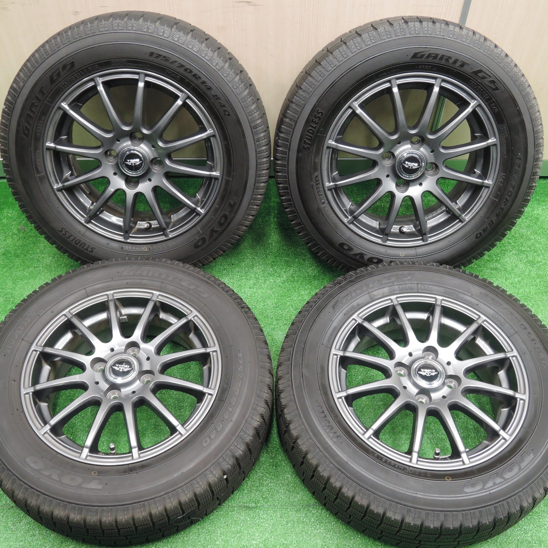 [送料無料]超バリ溝！19年！キレイ！9.5分以上★スタッドレス 175/70R14 トーヨー ガリット G5 TEAD テッド 14インチ  PCD100/4H★3072403IHス