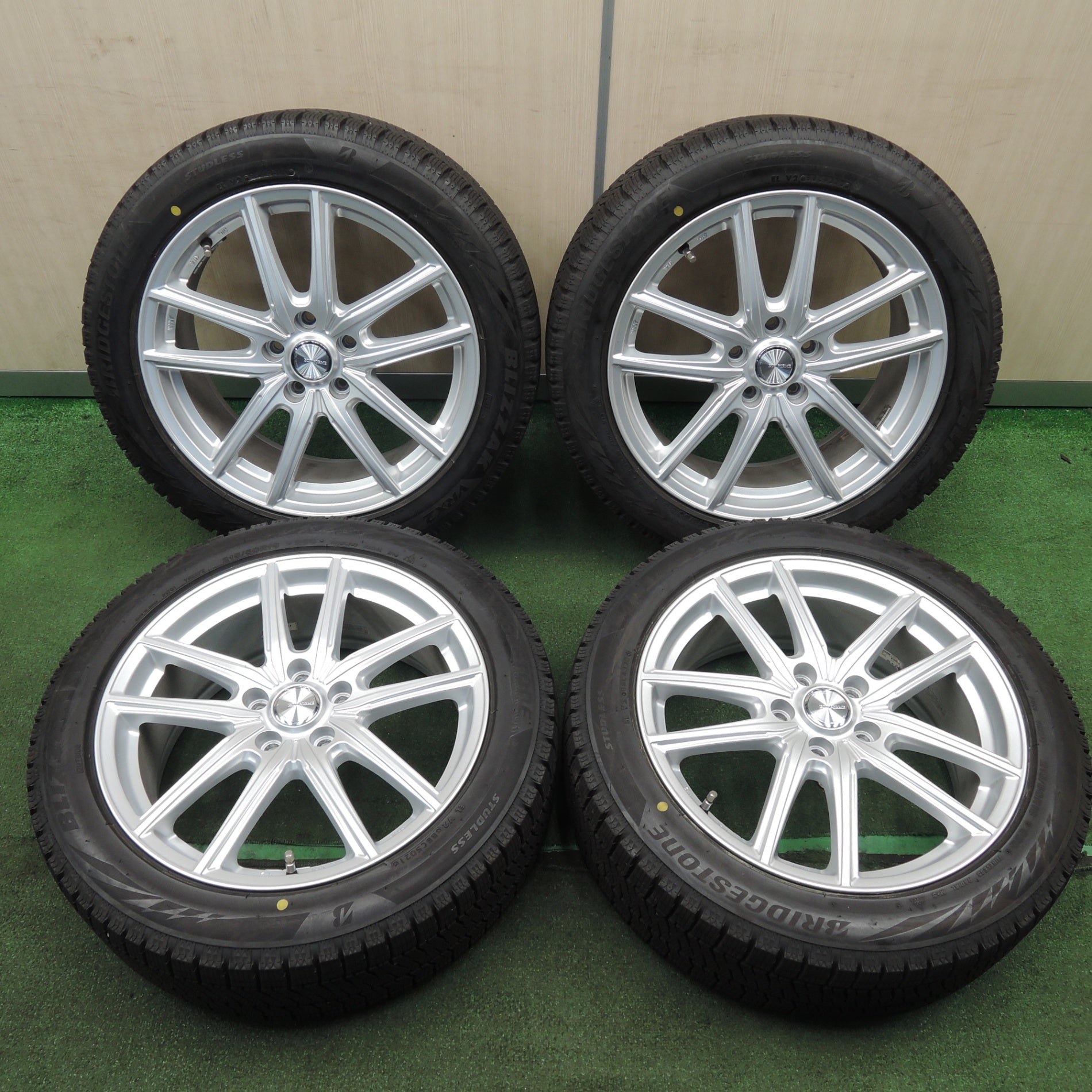 *送料無料* バリ溝！20年！キレイ！ほぼ10分★スタッドレス 215/50R18 ブリヂストン ブリザック VRX2 ECO FORME  エコフォルム 18インチ PCD114.3/5H★4030803NJス