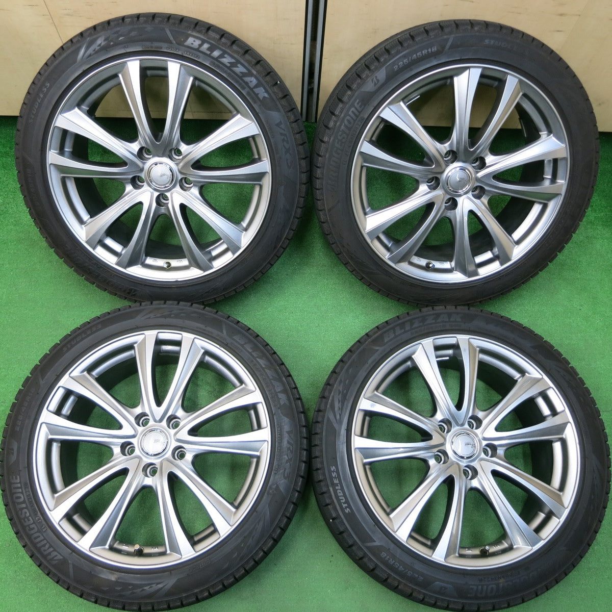 送料無料* バリ溝！22年！9.5分☆スタッドレス 225/45R18 ブリヂストン 