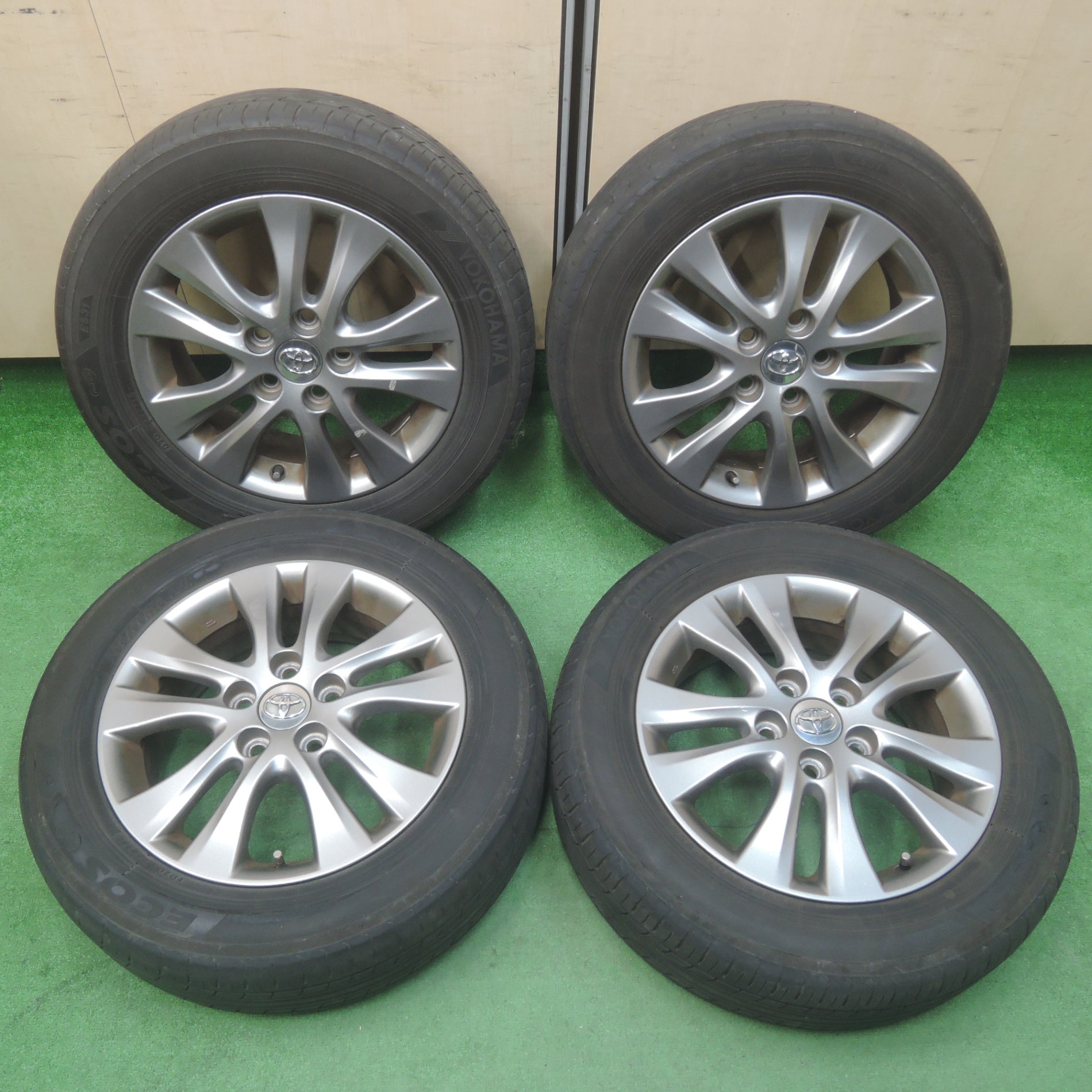 送料無料* 4本価格☆トヨタ 70系 ヴォクシー 純正 205/60R16 ヨコハマ エコス ES31 16インチ PCD114.3/5H |  名古屋/岐阜の中古カー用品・工具の買取/販売ならガレージゲット